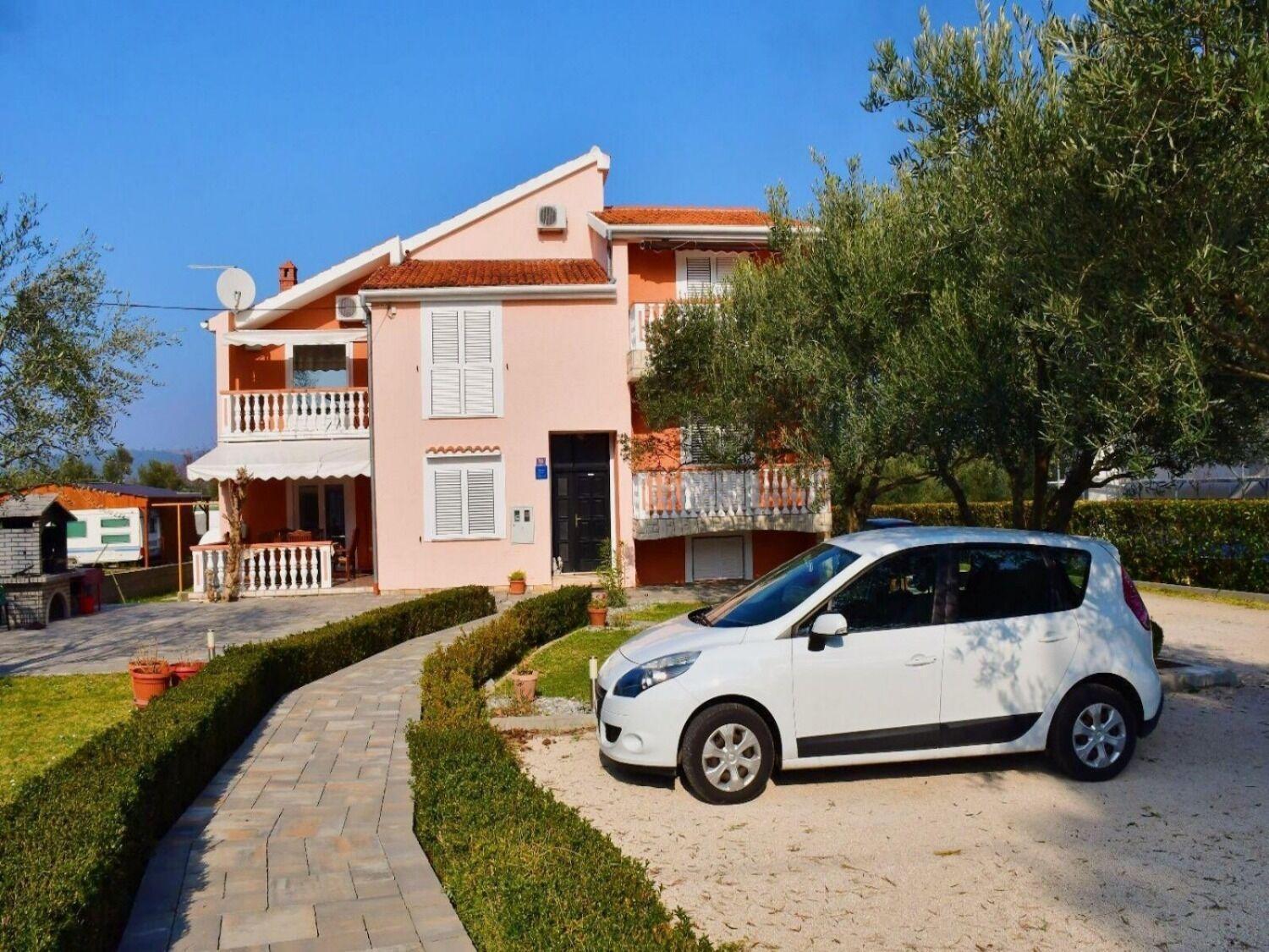 Apartments Darko - 30 M From Beach Sukošan Екстериор снимка